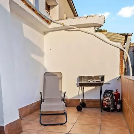 Central Penthouse Studio With Bbq & Jacuzzi