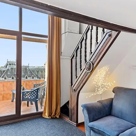 Central Penthouse Studio With Bbq & Jacuzzi